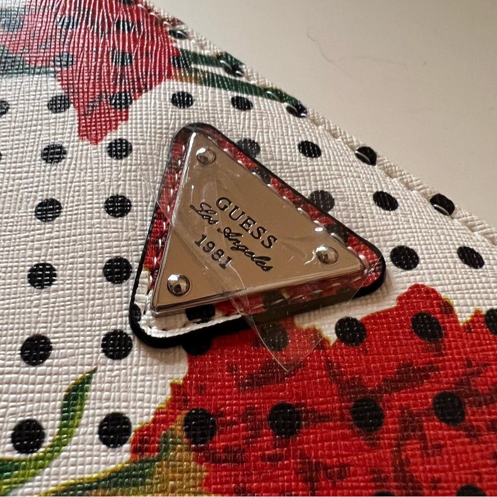 NWT IN BOX • Floral Guess Wallet - Picture 7 of 12